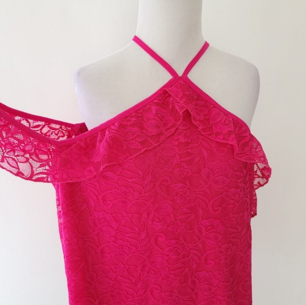 NEW Torrid Candy Pink Ruffle Top Halter Cold Shoulder Lace Barbiecore Size 2 - Picture 3 of 6